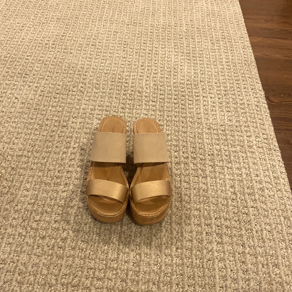 Women’s slides, size 6.5! Barely used!